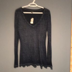 V neck burnt look long sleeve T-shirt